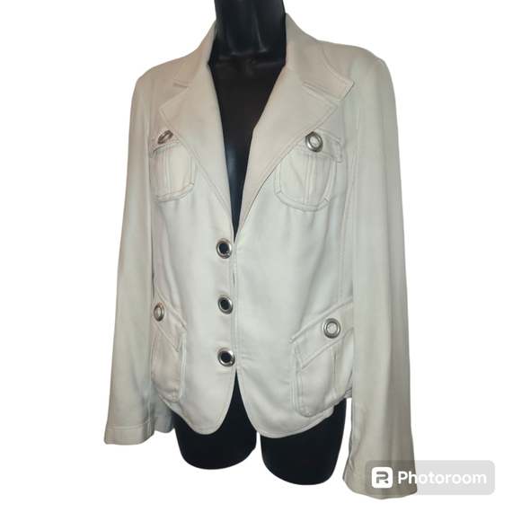 Belted Blazer Jacket 100% Silk by Bebe Cream Size 6 NWOT - Picture 3 of 14
